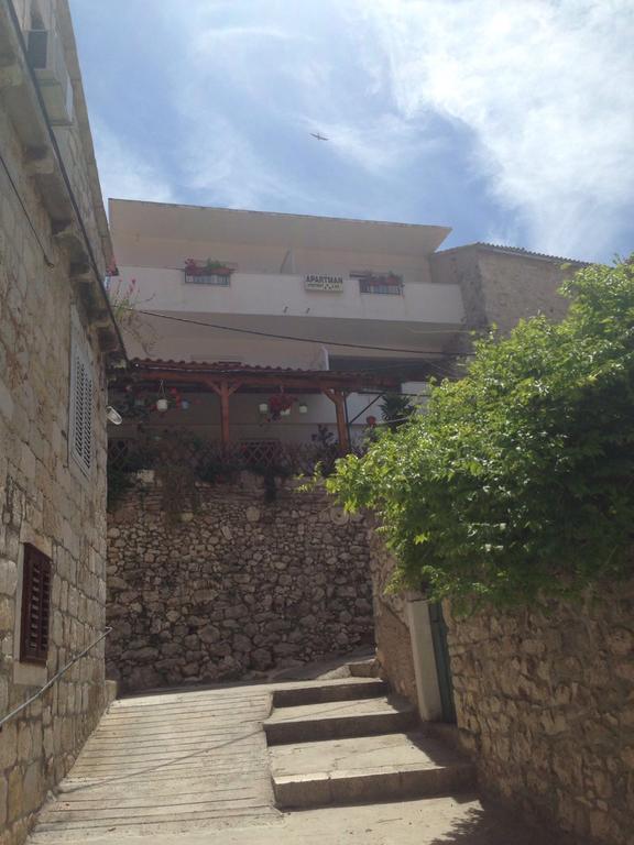 Ana Tudor Apartments Hvar Town Exterior photo