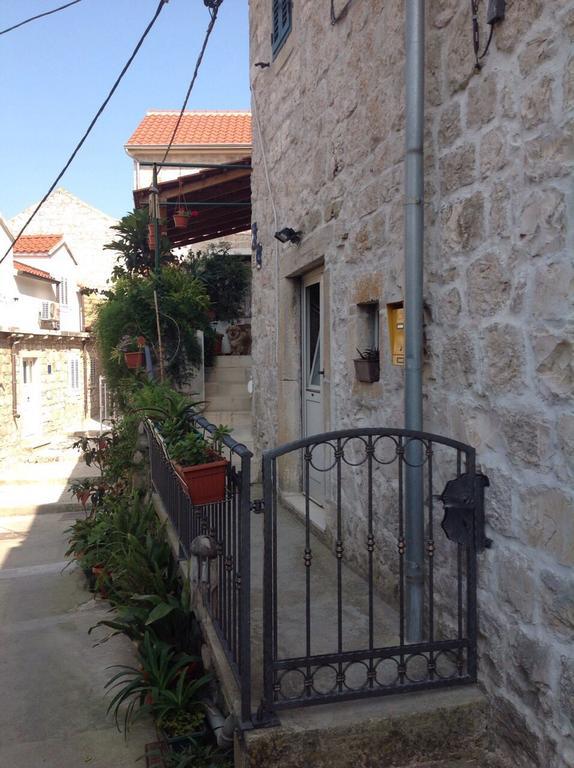 Ana Tudor Apartments Hvar Town Exterior photo