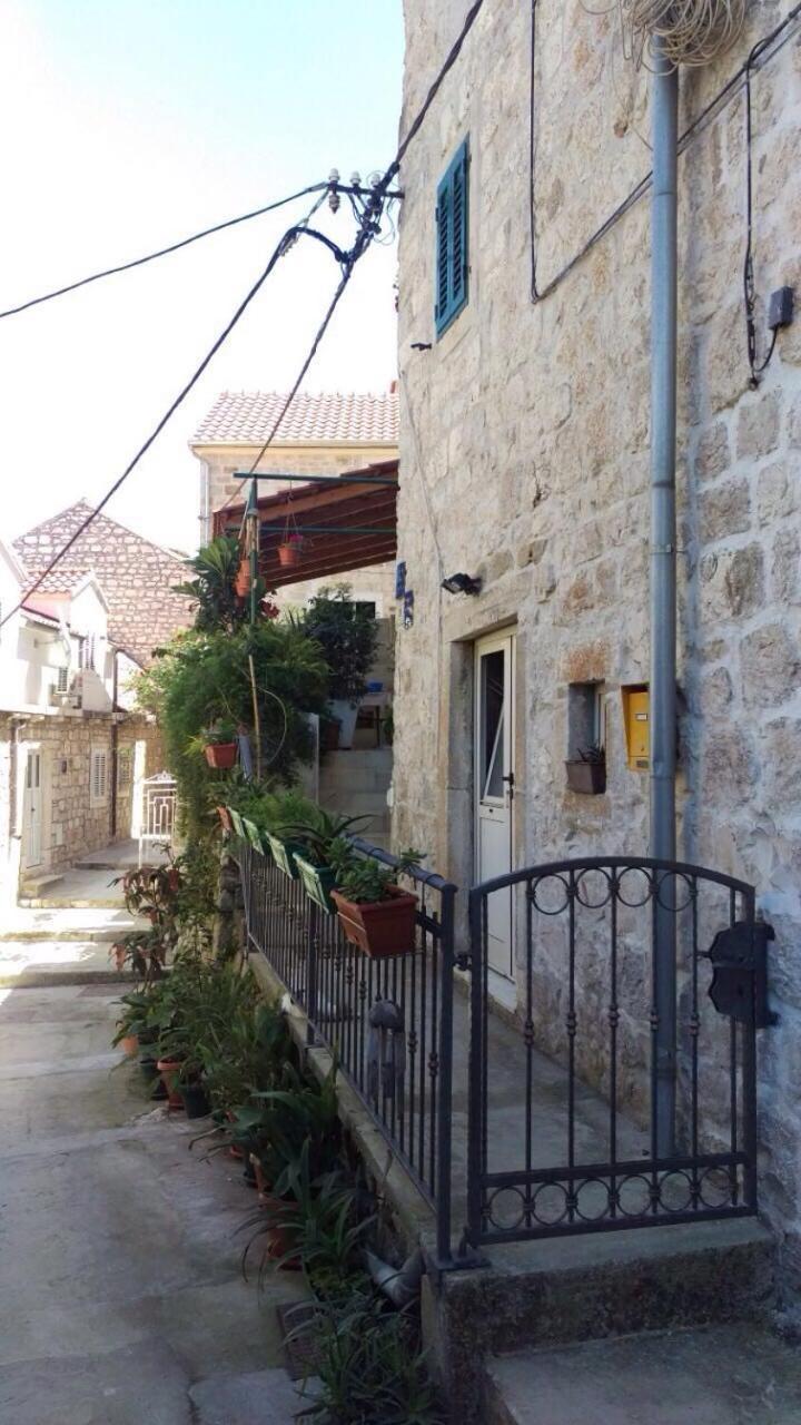 Ana Tudor Apartments Hvar Town Exterior photo